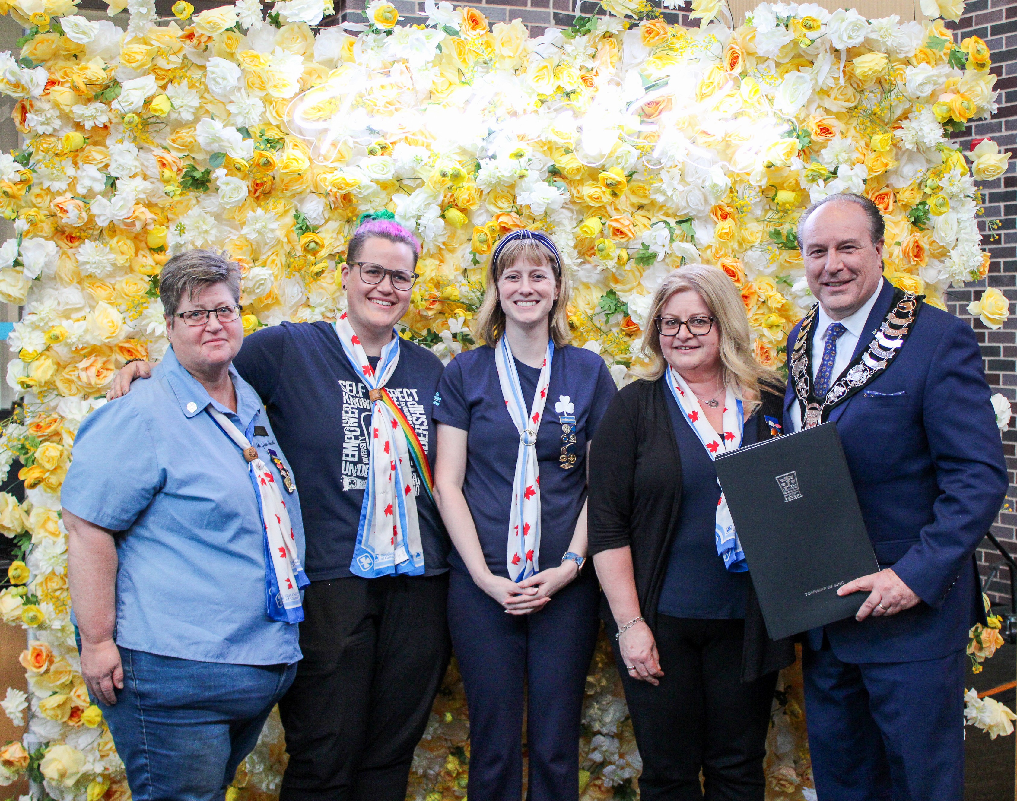 Nobleton Girl Guides and Mayor Steve Pellegrini